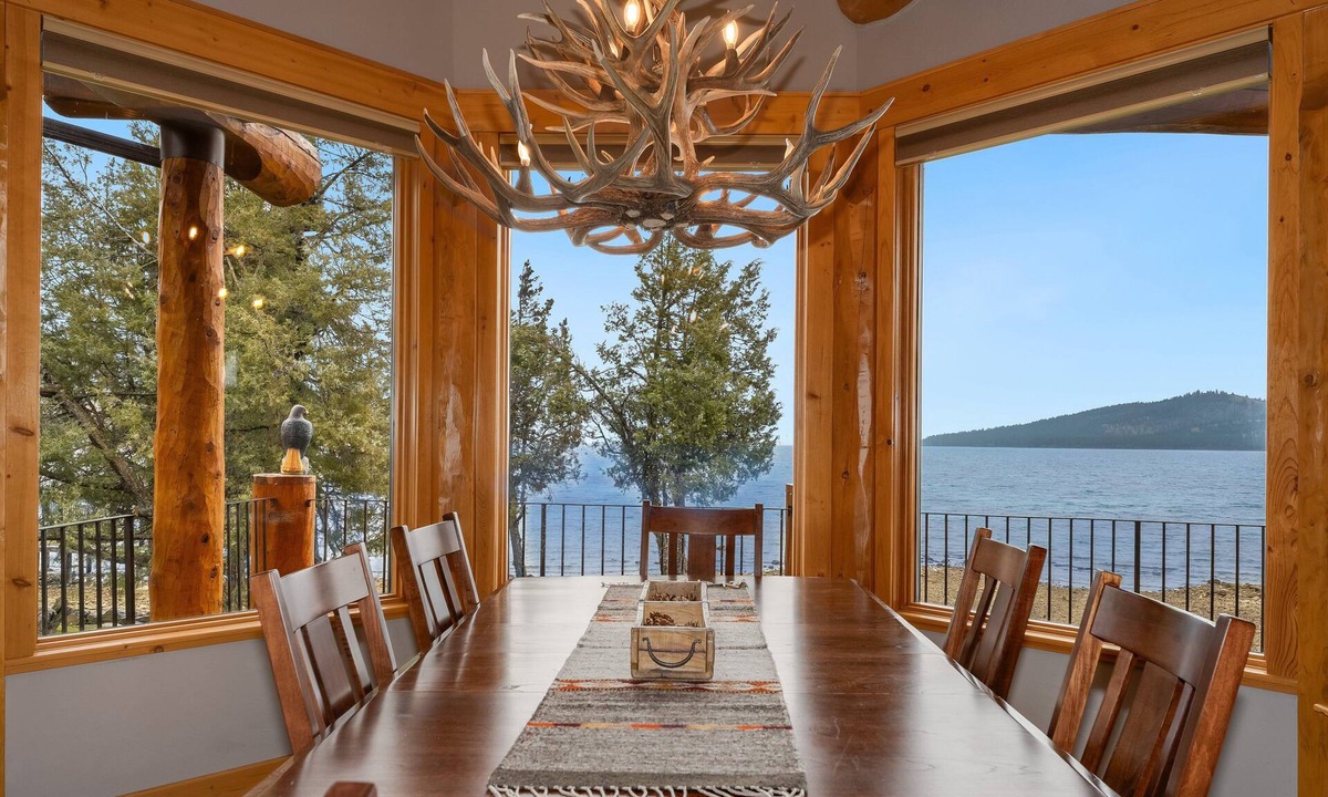 Dayton House | New! Lakefront Log Home | Private Dock | Indoor Hot Tub | Glacier NP | Flathead Lake | Sleeps 10