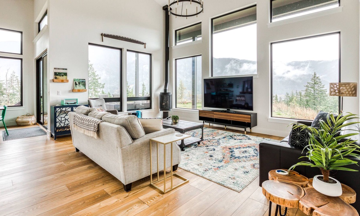 Stevenson House | New listing! Chic and stunning dog-friendly home w/ private hot tub & firepit!