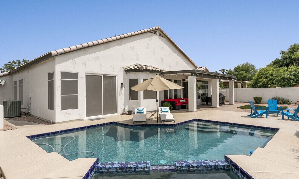 Covey House | New Luxurious Home, Prime Location, Pool w/Jetted Hot Tub
