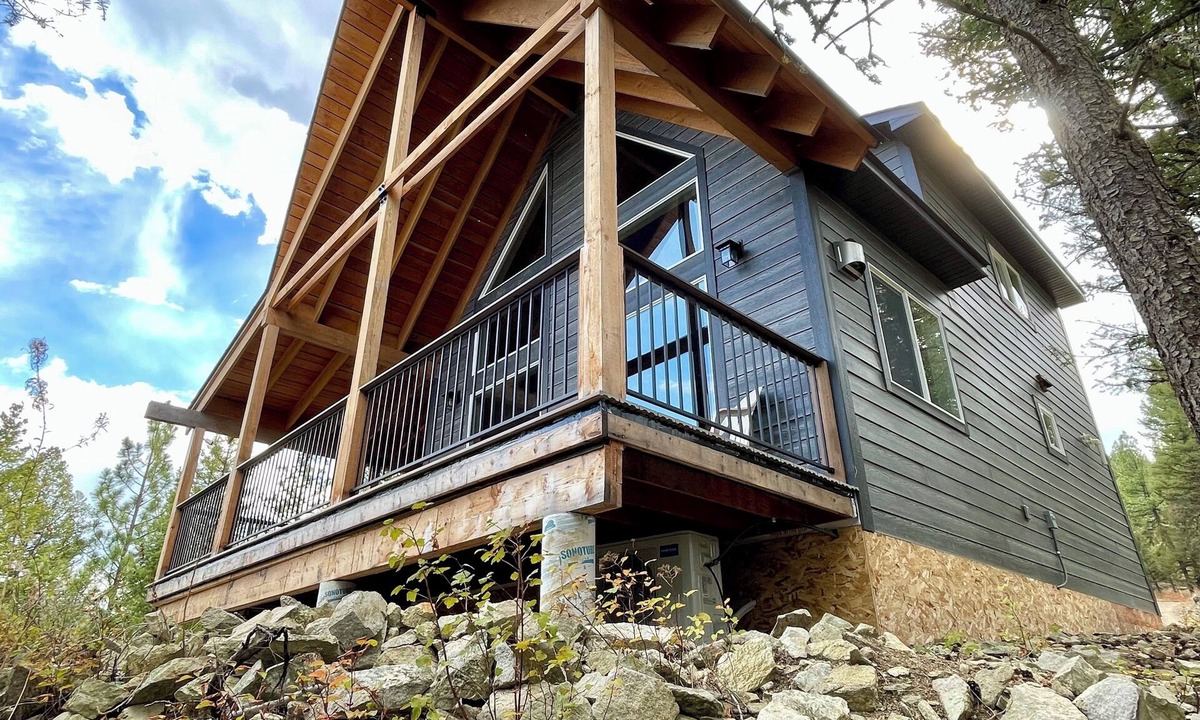 Drummond Cabin | New Mountain Cabin perfect for outdoor enthusiasts- hiking, fishing, relaxing!