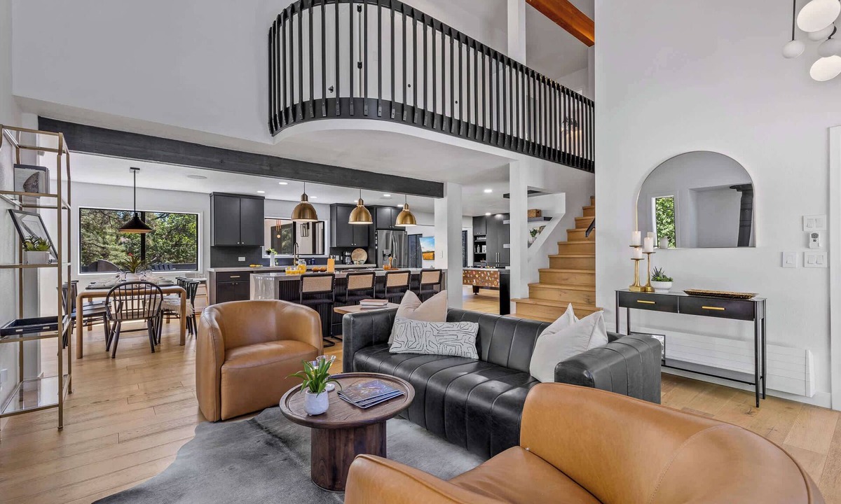 Swiss Manor House | NEW | MTN Views | Hottub | Gym | Nursery | Trails!
