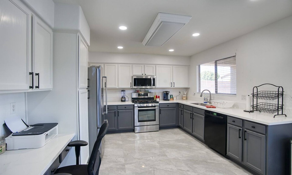 Crystal Gardens House | New!!! Renovated Family Oasis with Heated Pool & Nice Big Yard