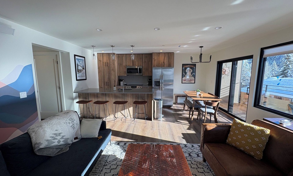 Warm Springs Condo | New & Stylish 2 bedroom condo with great views. Close to downtown & ski lifts