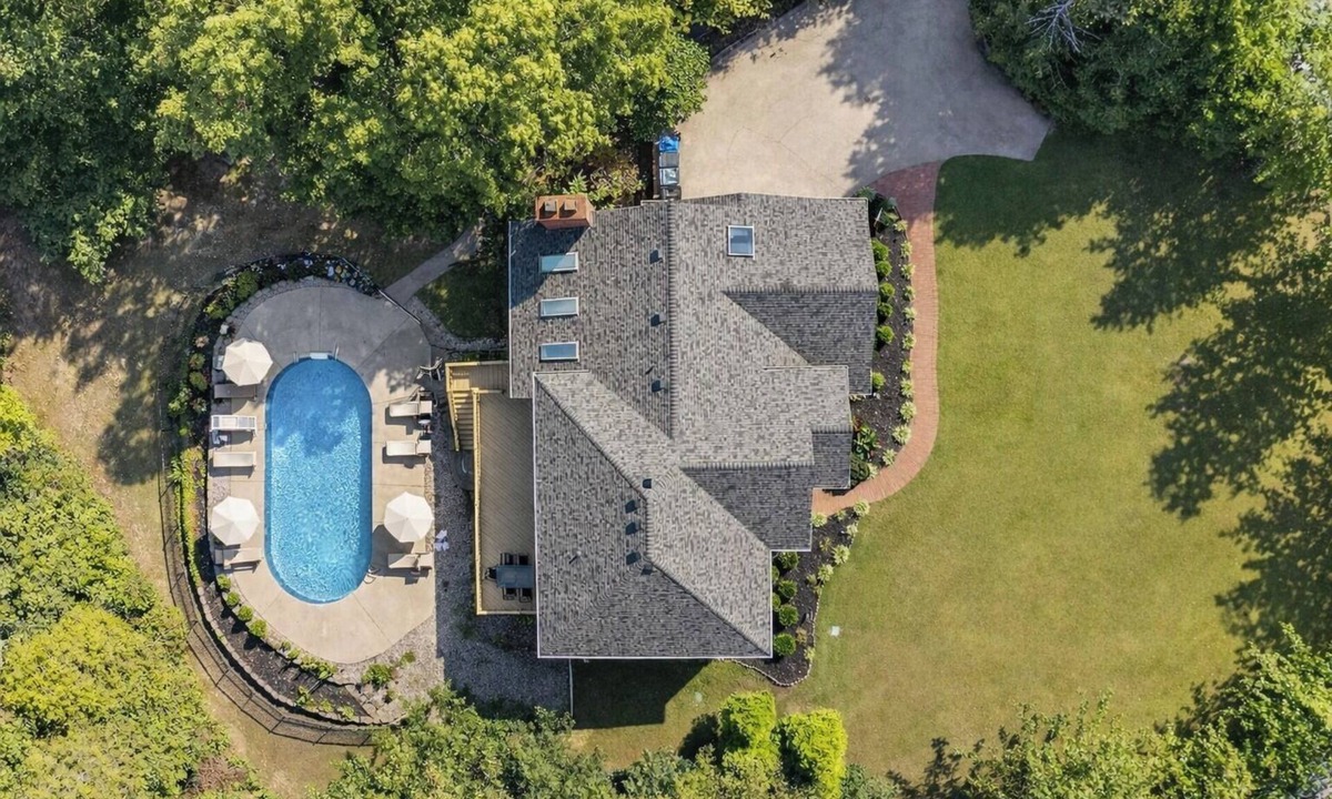 Keene House | NEW! Triple Crown Manor: Pool, Hot Tub, Game Room, Fire Pit, Sleeps 20