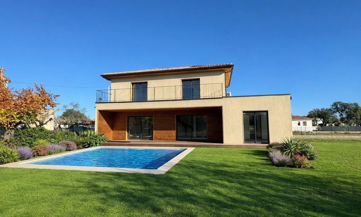 Ghisonaccia House | New villa with pool