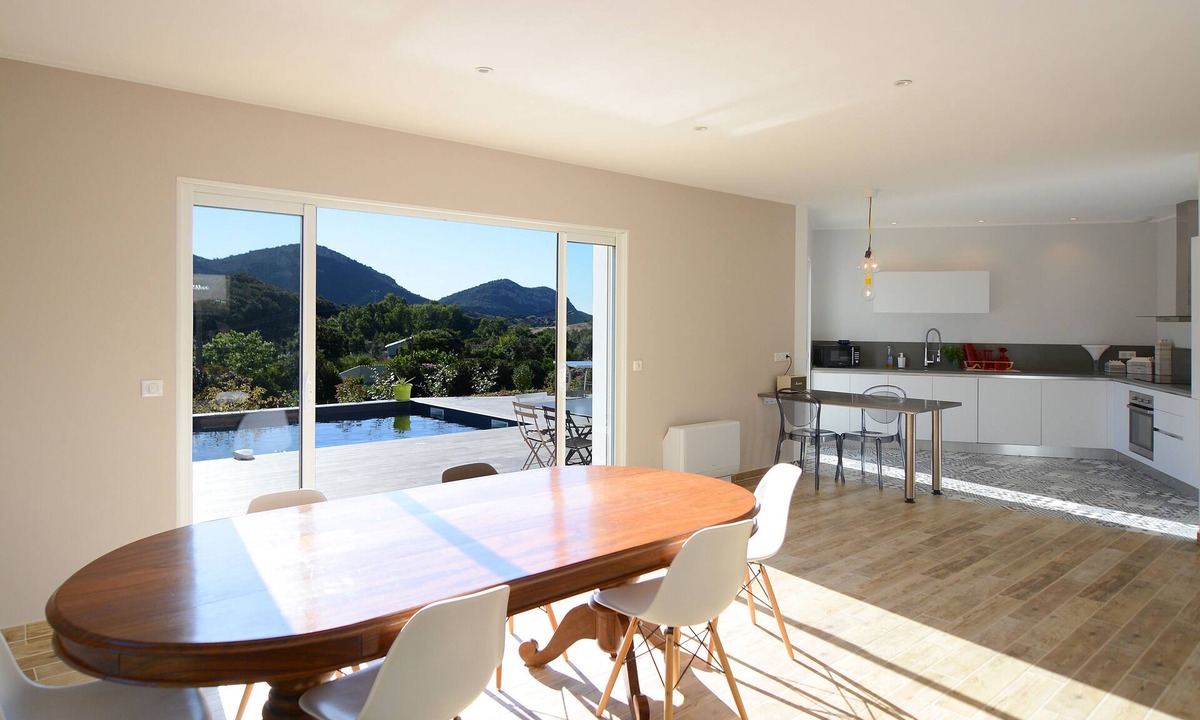 Patrimonio House | New villa with swimming pool overlooking a hectare of land overlooking the vineyard