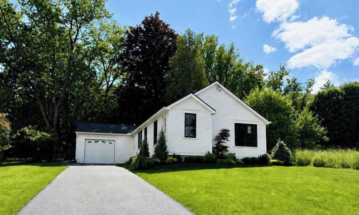 Skaneateles Apartment | Newly built 2bed/2 bath, pet friendly, walk to village!