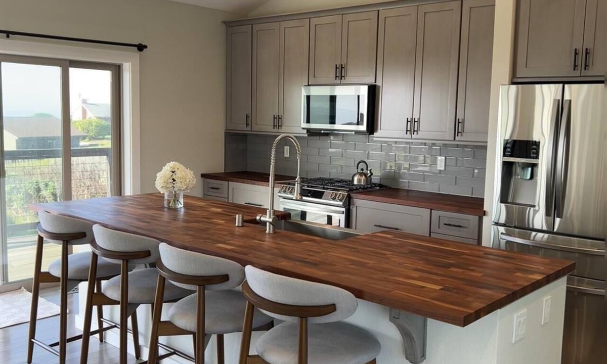 Manchester House | Newly Built Contemporary Home With Ocean Views, Deck, Private Beach Access,AC/WD