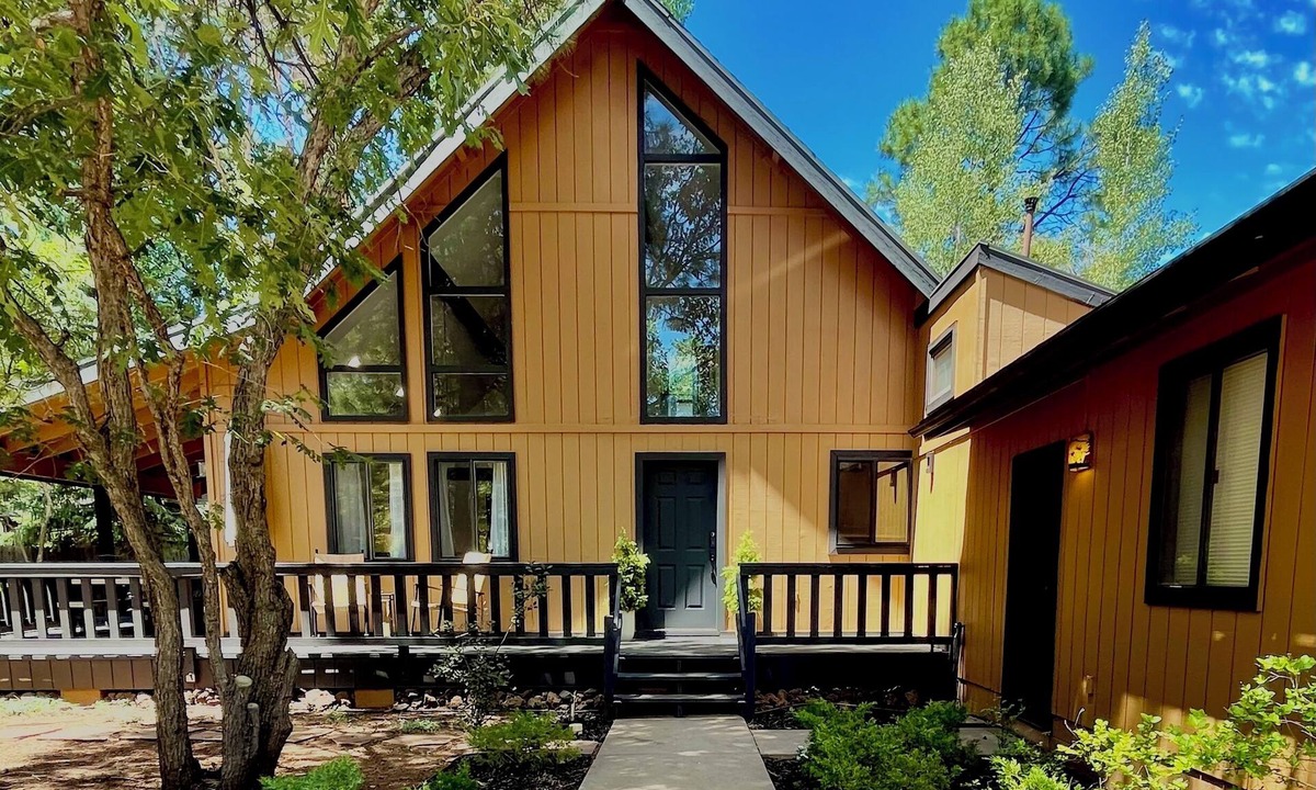 Pinetop Ski Chalet | Newly remodeled Pinetop chalet! Family friendly near golf, lakes & Sunrise Ski!