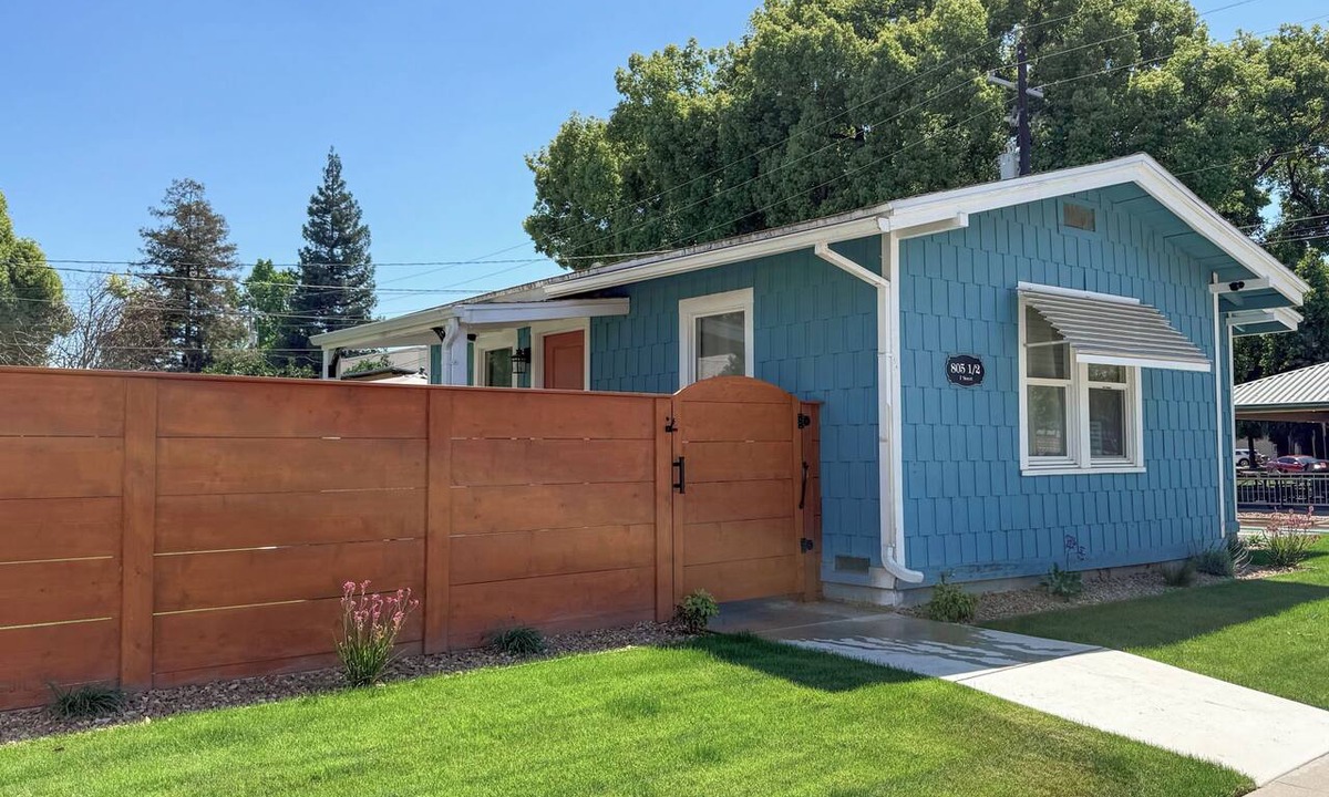 Reedley House | Newly Remodeled Guesthouse Near Parks & Downtown