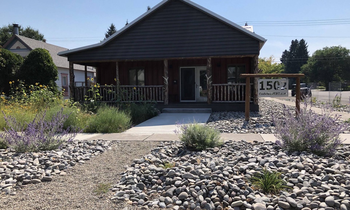 Cody House | Newly remodeled, Steps from Downtown, Family Friendly
