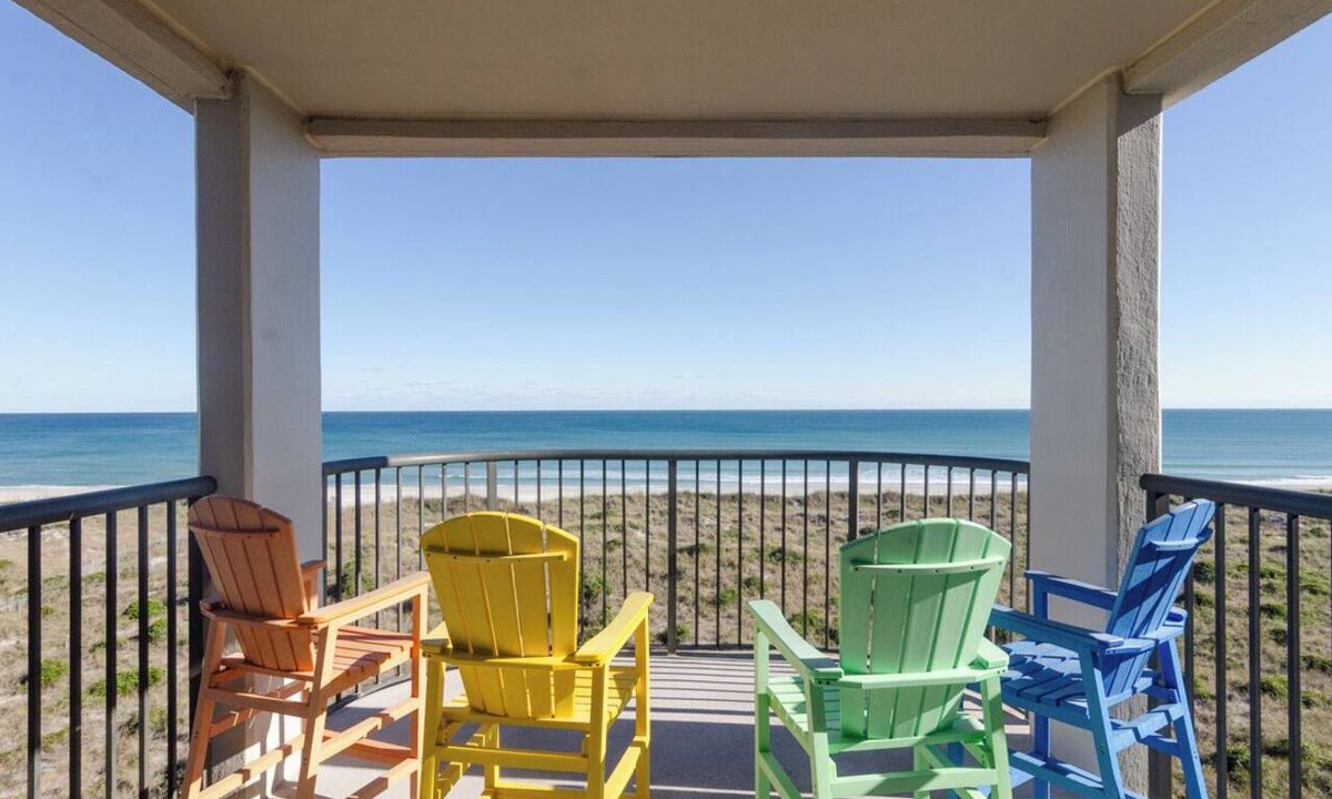 Shell Island Condo | Newly renovated top floor condo in Duneridge!
