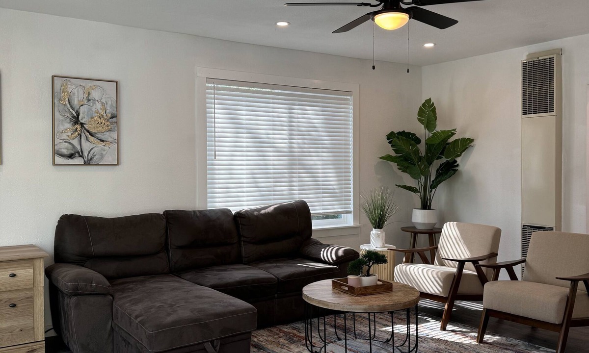 Ukiah House | Newly renovated home walkable to Downtown/Restaurants/Park