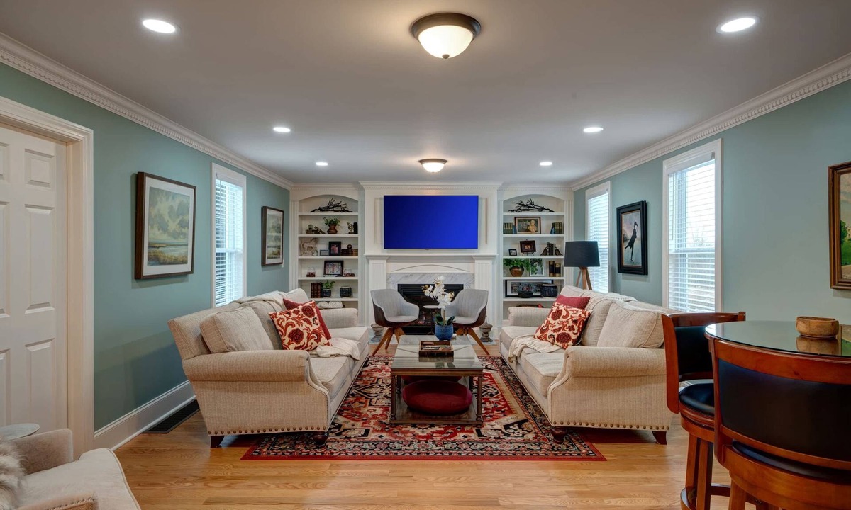 Skaneateles House | Newly renovated pet friendly five bedroom property! Walk to village!