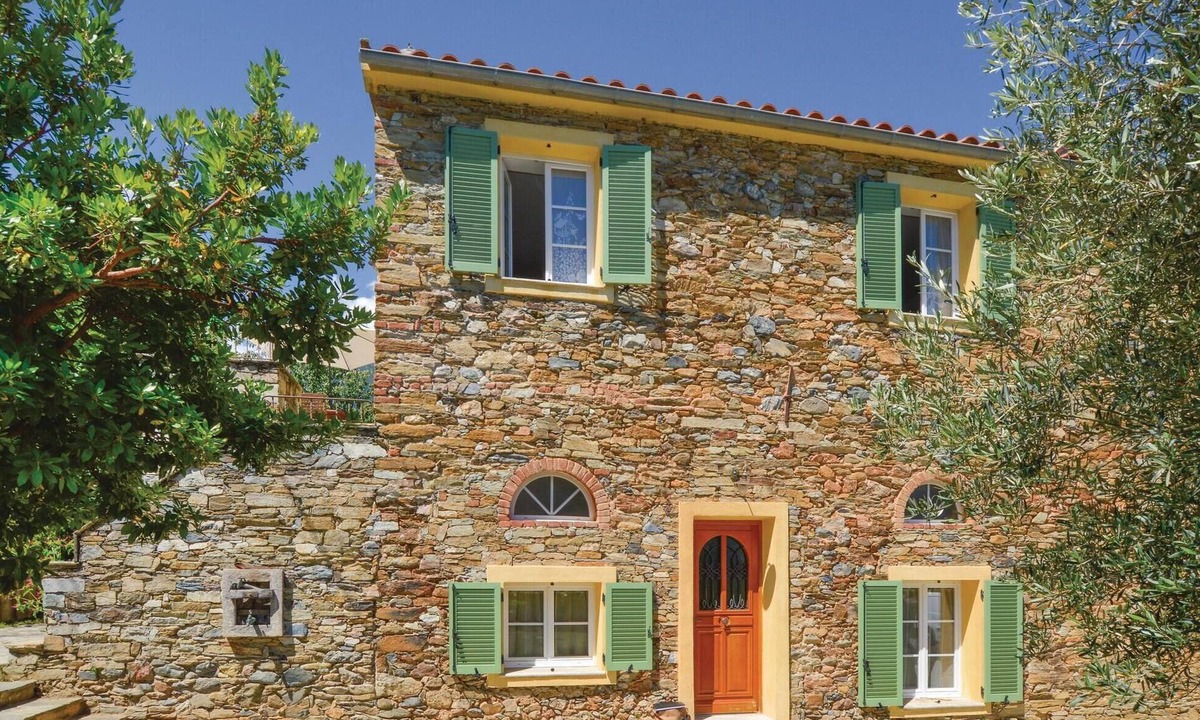 Santa-Maria-Poggio House | Nice home in Santa Maria Poggio