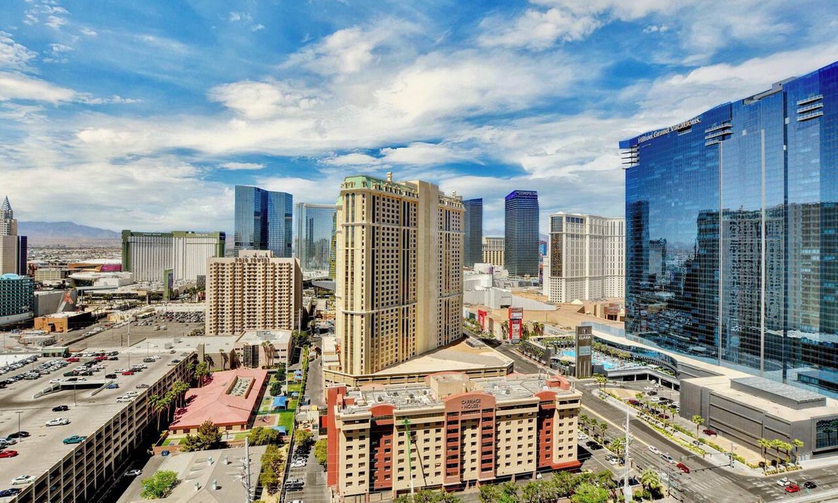 Las Vegas Condo | No Resort Fee | Balcony Strip Views, Pools & Parking