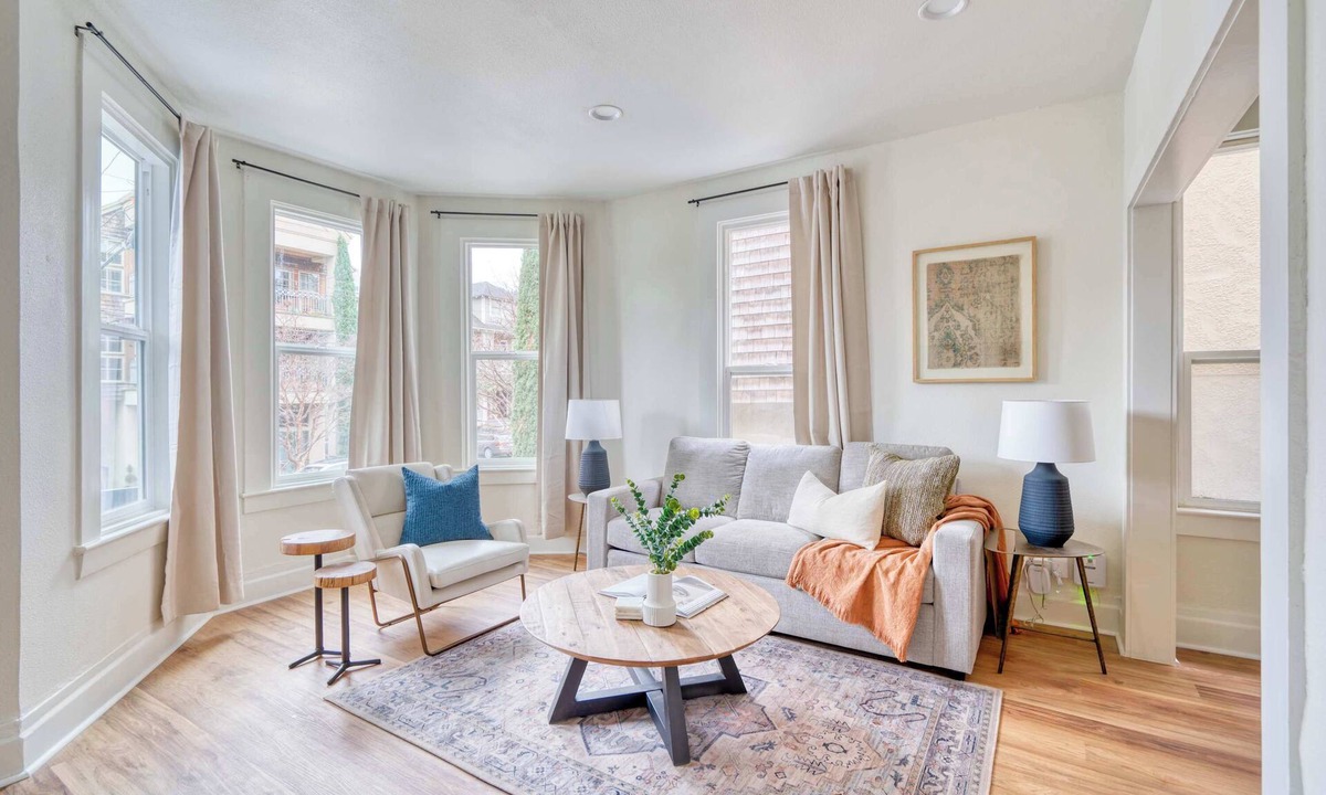 Uptown House | Nob Hill 2BR Sleeps 6 Steps to NW 23rd