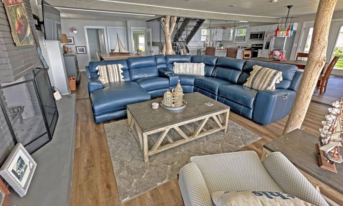 Kelleys Island House | Oars, Shores & Anchors-3 Bedrooms/2.5 Bathrooms