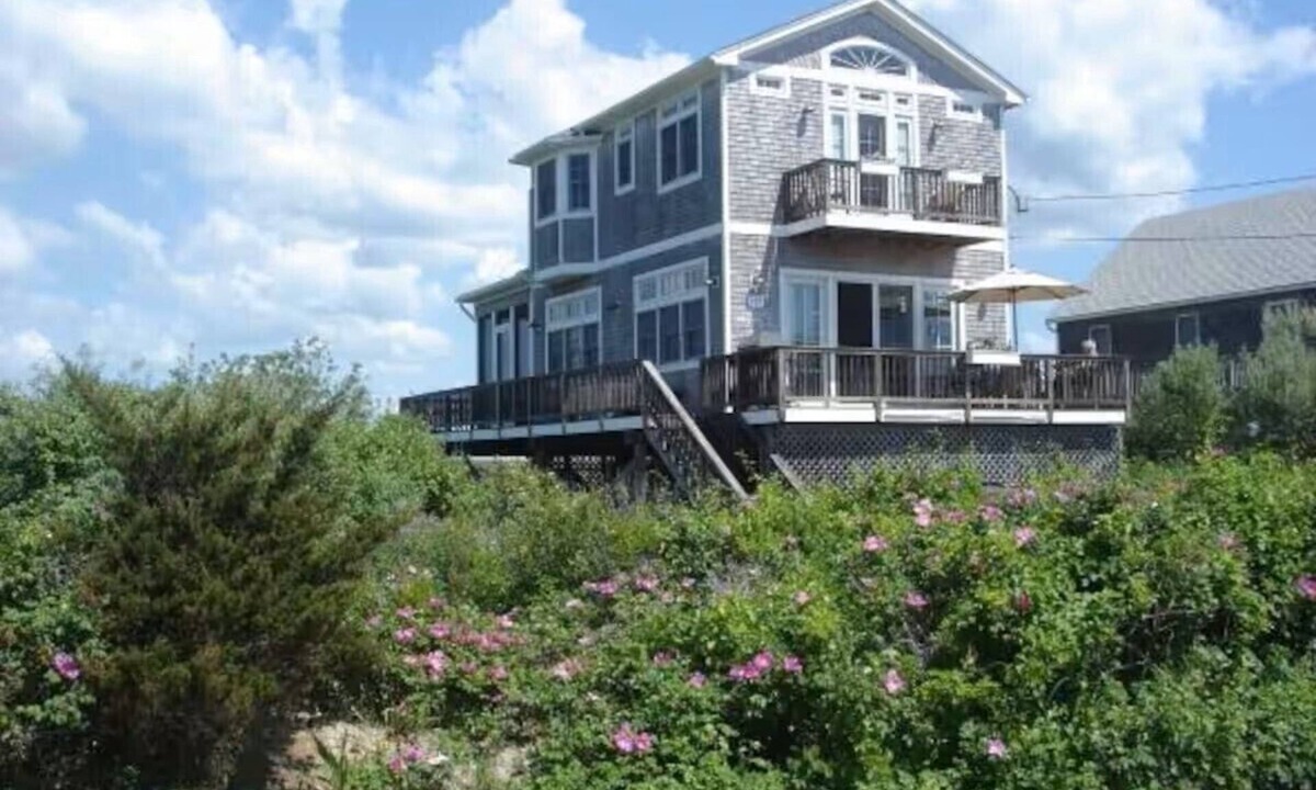 Charlestown House | Oceanfront Beachhouse- Beach, Stunning Views, WIFI, A/C