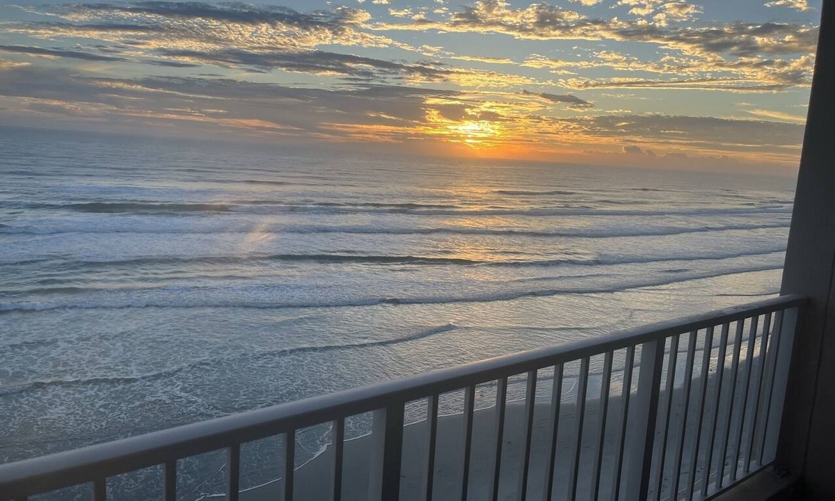 Ponce Inlet Condo | Oceanfront Getaway! Relaxing Condo on the no-drive Beach 15% discount thru July