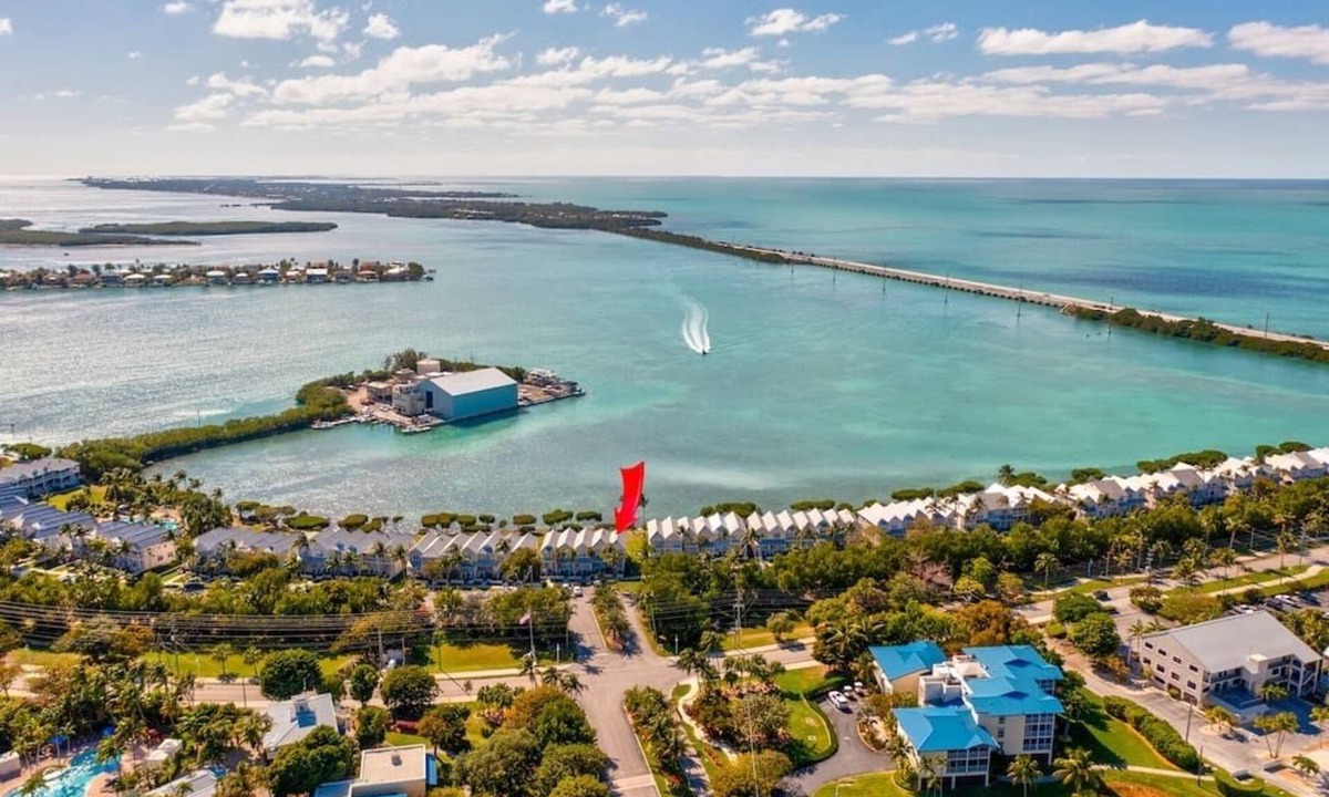 Marathon House | Oceanfront Tiny Villa in the Heart of the FL Keys