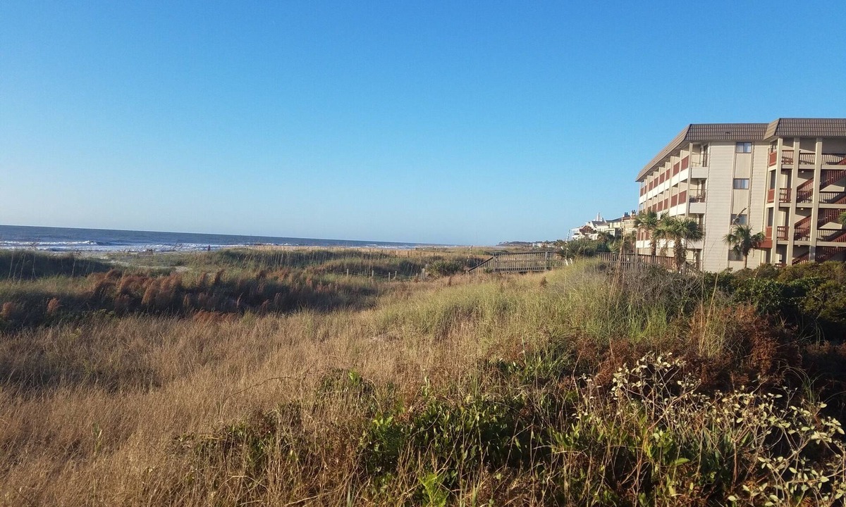 Folly Field Condo | Oceanside 2B/2B Gorgeous Admirals Row