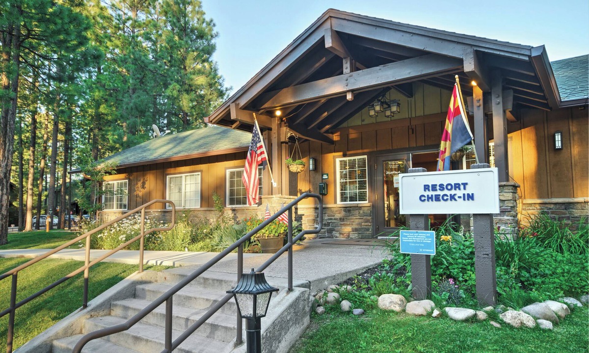 Pinetop Resort | OFFICIAL LISTING | Worldmark Pinetop Cozy 2BR w/Fireplace, Balcony, Pool & More