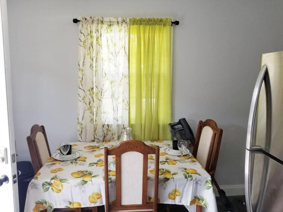 Norfolk House | Older upgraded Cozy Duplex B