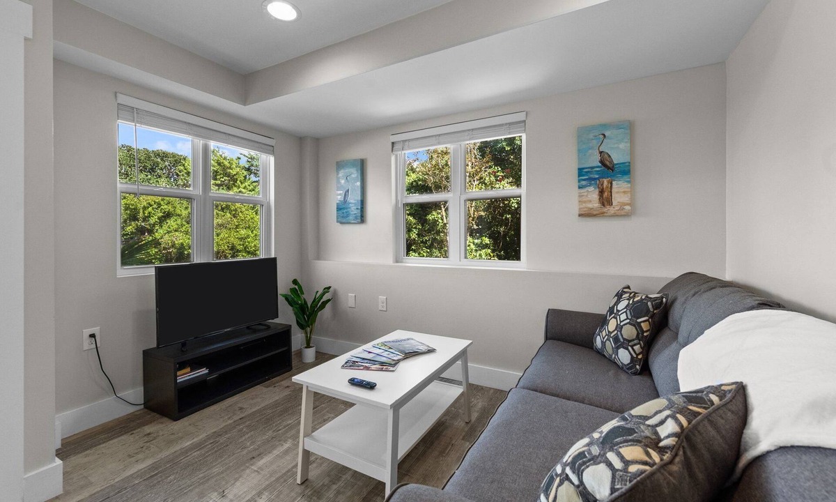 Surf City Apartment | One Bedroom Efficiency w/Kitchenette. Perfect for a Solo or Couples Trip