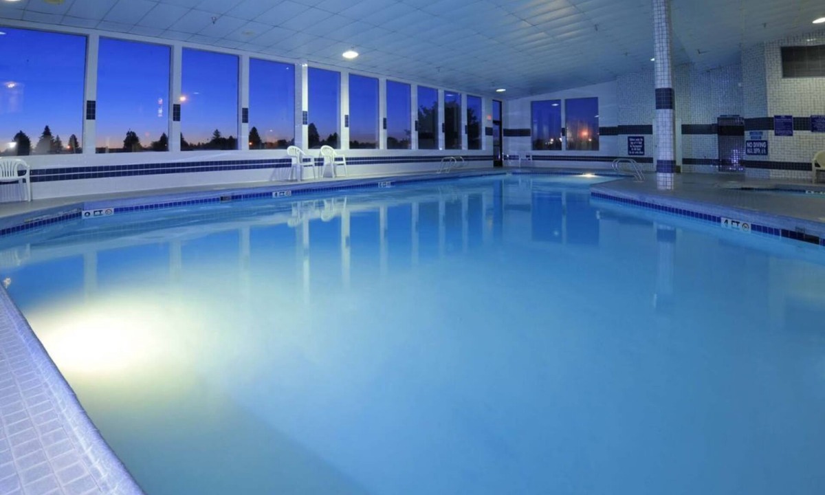 Idaho Falls Resort | ONE MAJESTIC KING UNIT! POOL, HOT-TUB, SPA, PARKING!