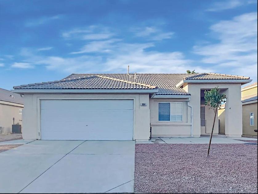 North Las Vegas Apartment | Open living space reservation book for 15 nights
