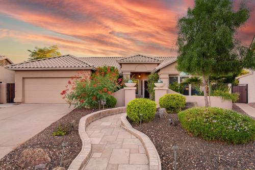 Paradise Valley Village House | Oraibi Oasis