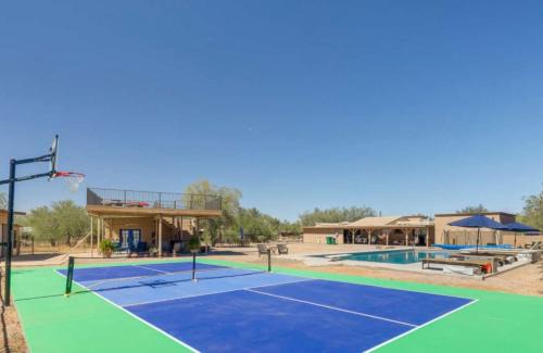 Rancho Verde House | Oro Valley Guest House with Roof Top Views