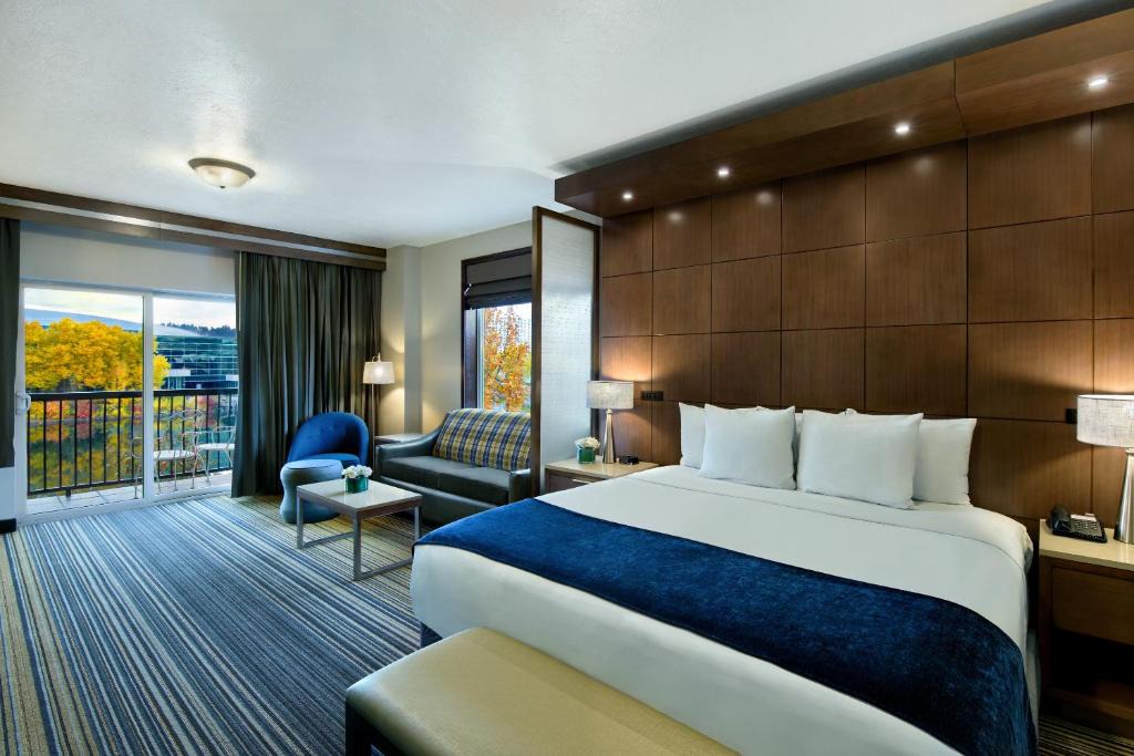 Riverside Hotel | Oxford Suites Spokane Downtown