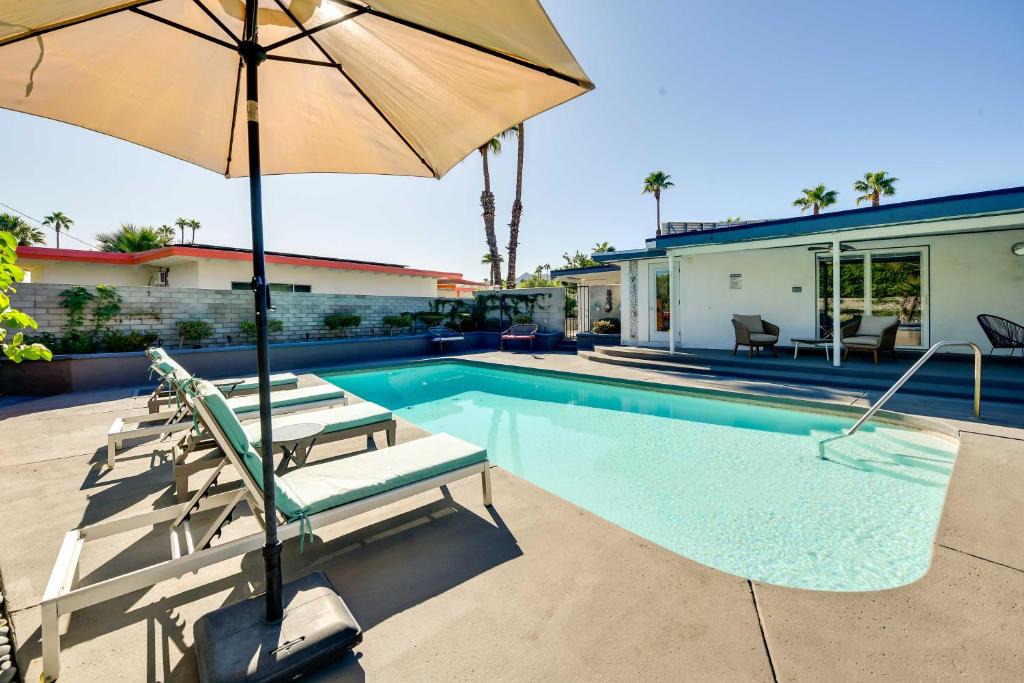 Tahquitz River Estates House | Palm Springs Home: Casita + Fire Pit!