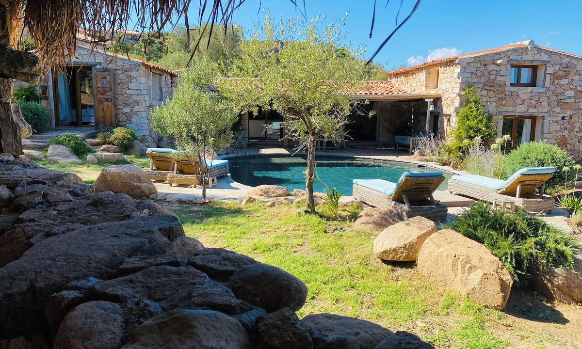 Porto-Vecchio House | Palombaggia beach porto vecchio stone sheepfold, sea view, dream, charm .