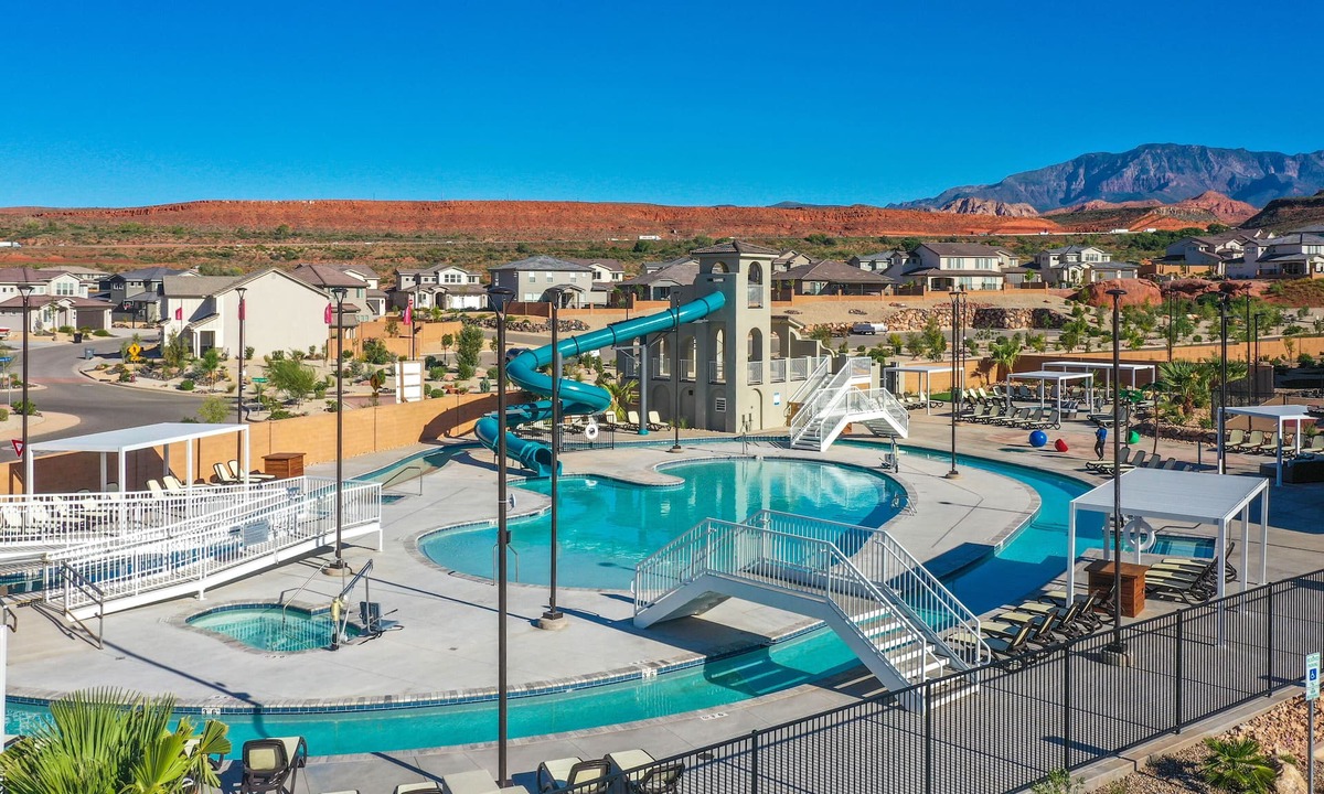 Washington House | Paseos Retreat, Sleeps 29, Private Pool, Hot Tub, BBQ, Ping Pong Table, Gaming Consoles and more!