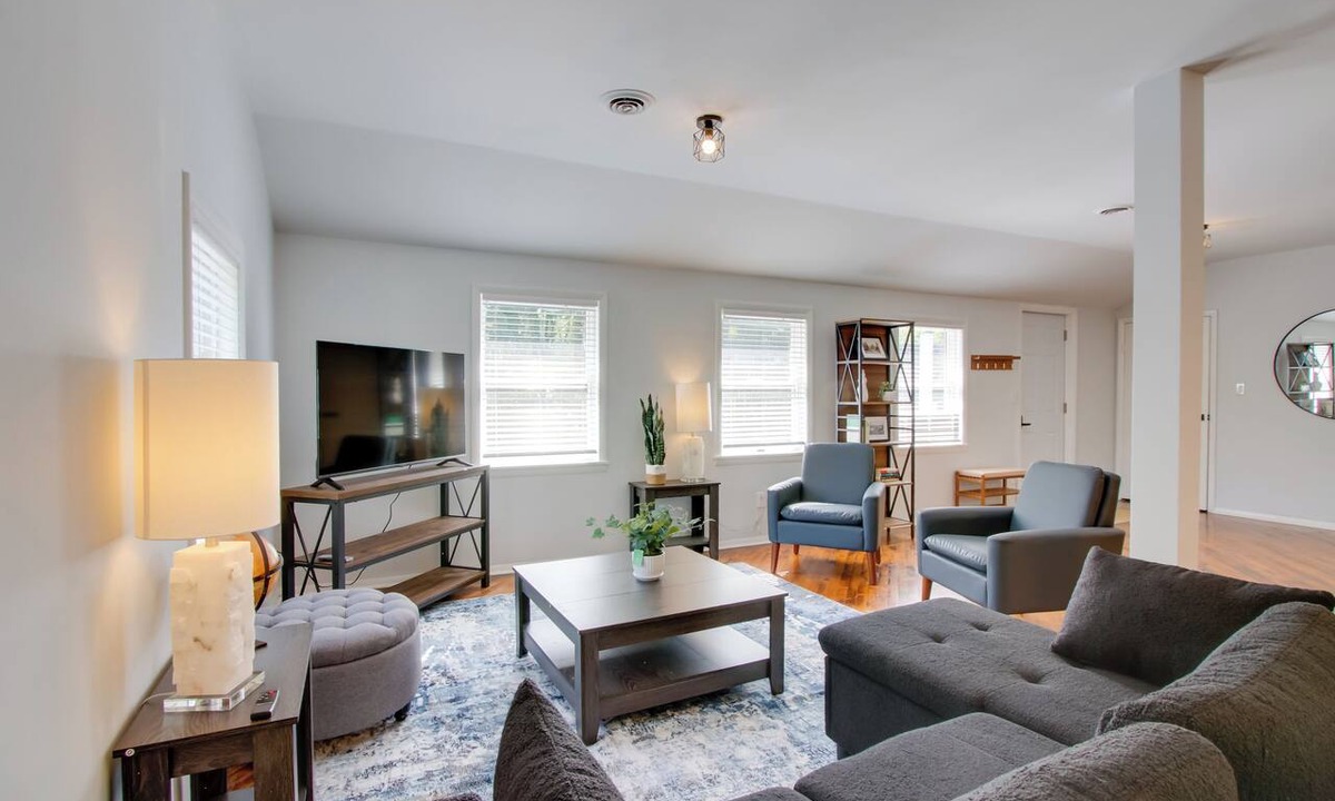 Pataskala Apartment | Peaceful Country Apt: Extended Stays Welcome!