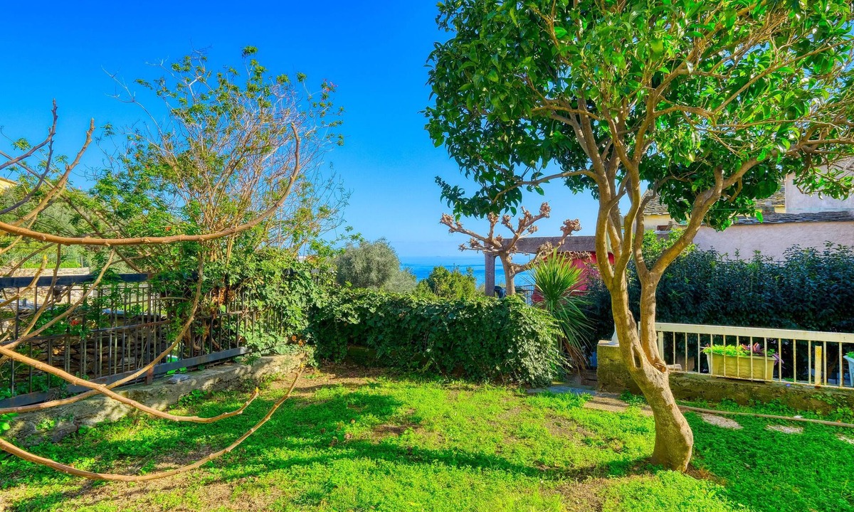 Pietranera House | Peaceful F3 in the Heart of a Seaside Village - Private Parking