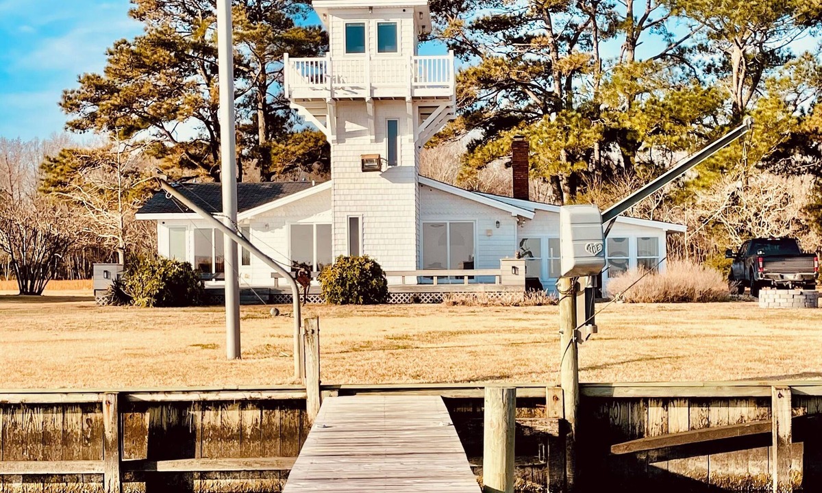 Fentress House | Peaceful Getaway At Bayfront Lighthouse. Escape To A Serene Destination.