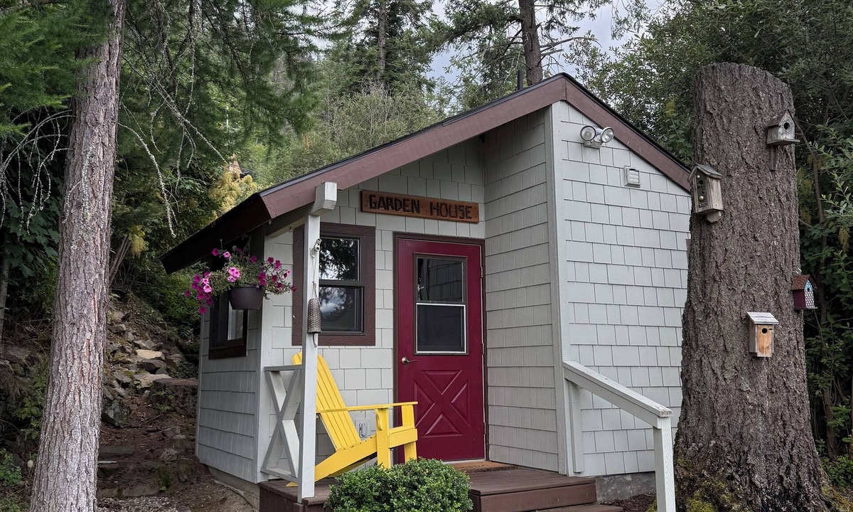 Sandpoint Cottage | Peaceful newly renovated 1 bdrm cottage near owner occupied deep water lake home