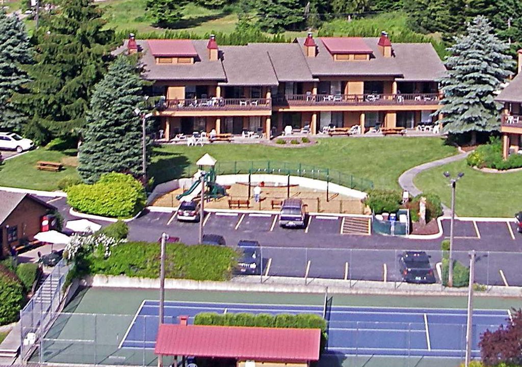 Hope Apartment | Pend Oreille Shores Resort E26