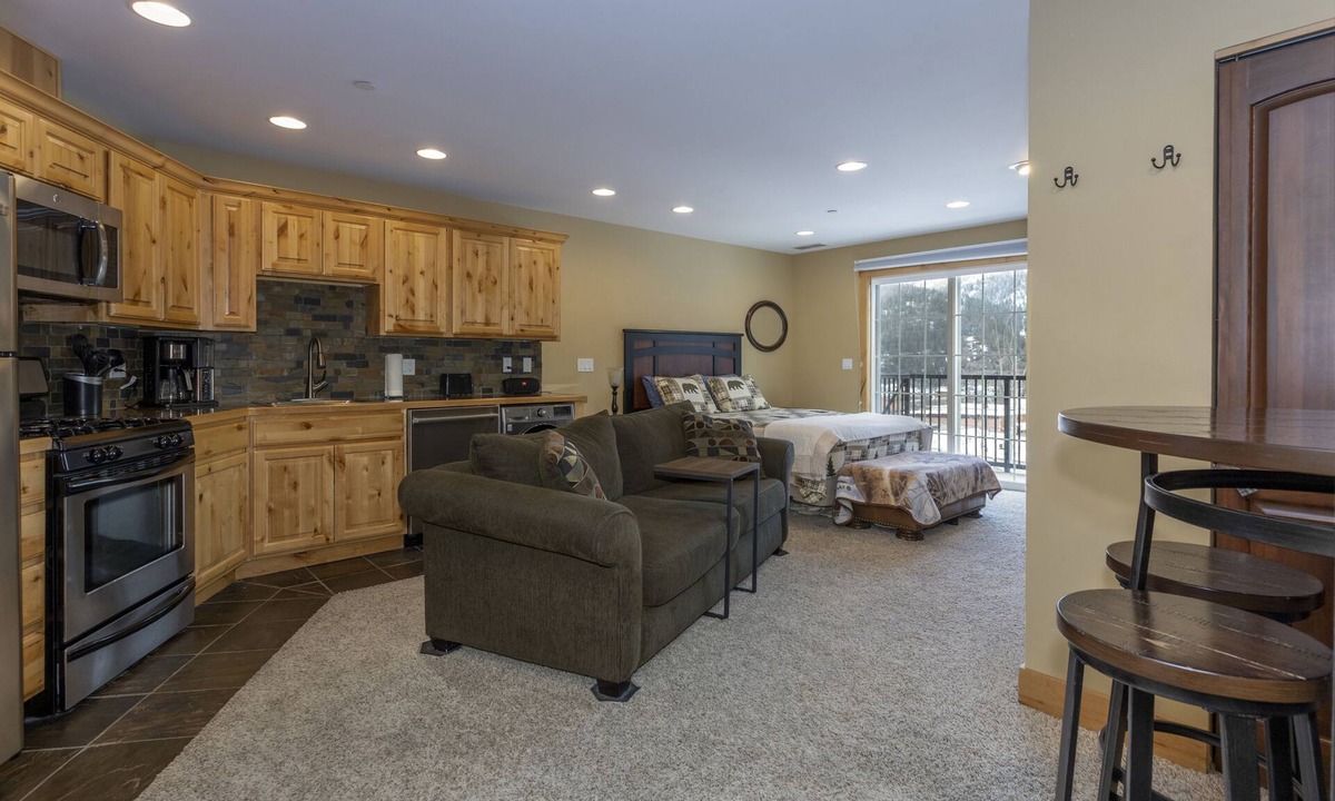 Kellogg Condo | Penthouse Studio Mountain Views; Near Silver