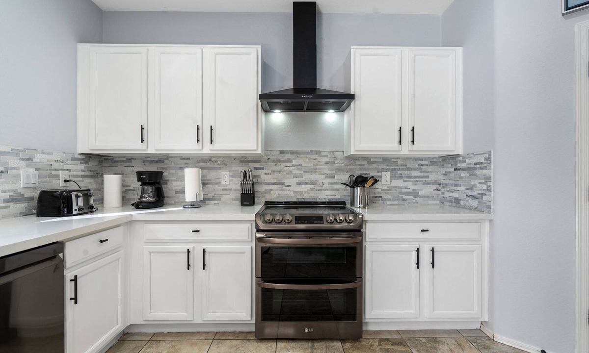 Coldwater Springs House | Perfect Extended Stay-Displaced Homeowners/Relo