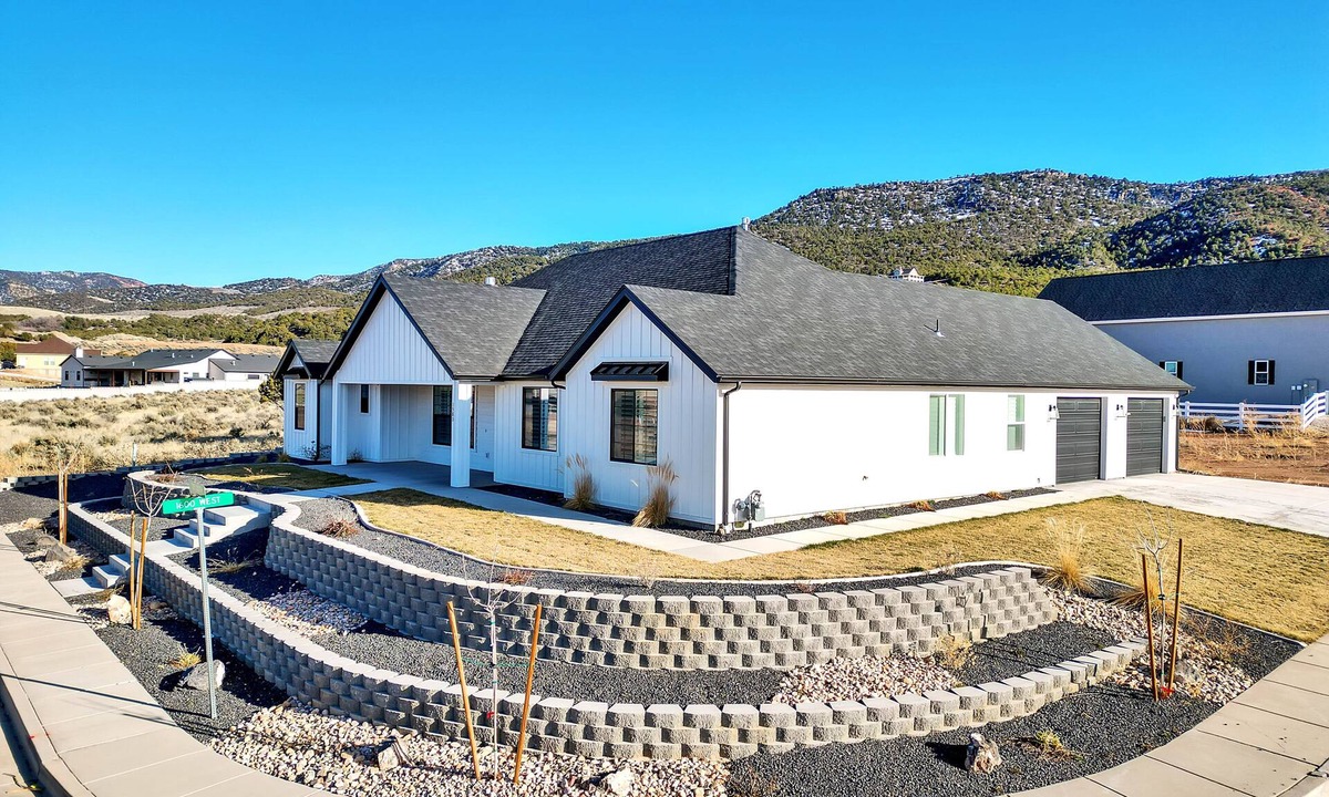 Parowan House | Perfect Getaway nestled at the base of Brian Head
