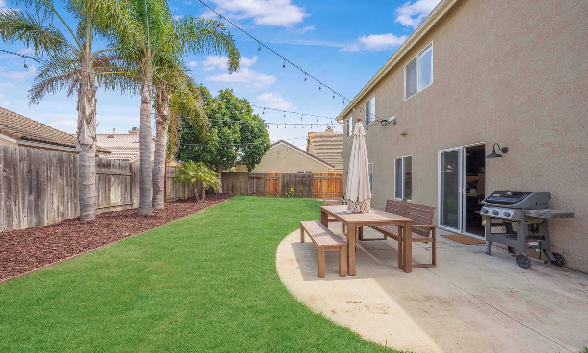 Santa Maria House | Pet-Friendly 5 bdrm Home w/Gym & Large Backyard