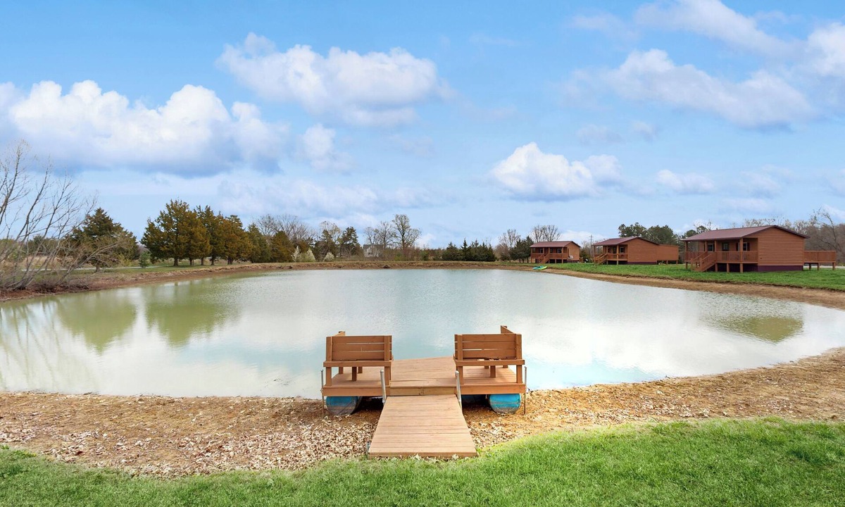 Murphysboro Apartment | Pet Friendly! Couples Retreat in Southern Illinois