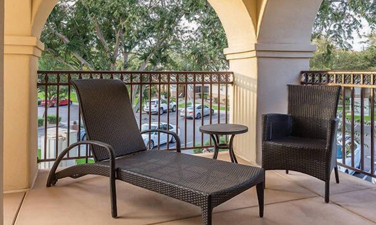 South Mountain Condo | Phoenix | Desert Golf Retreat | Pool, Dining & Sunsets