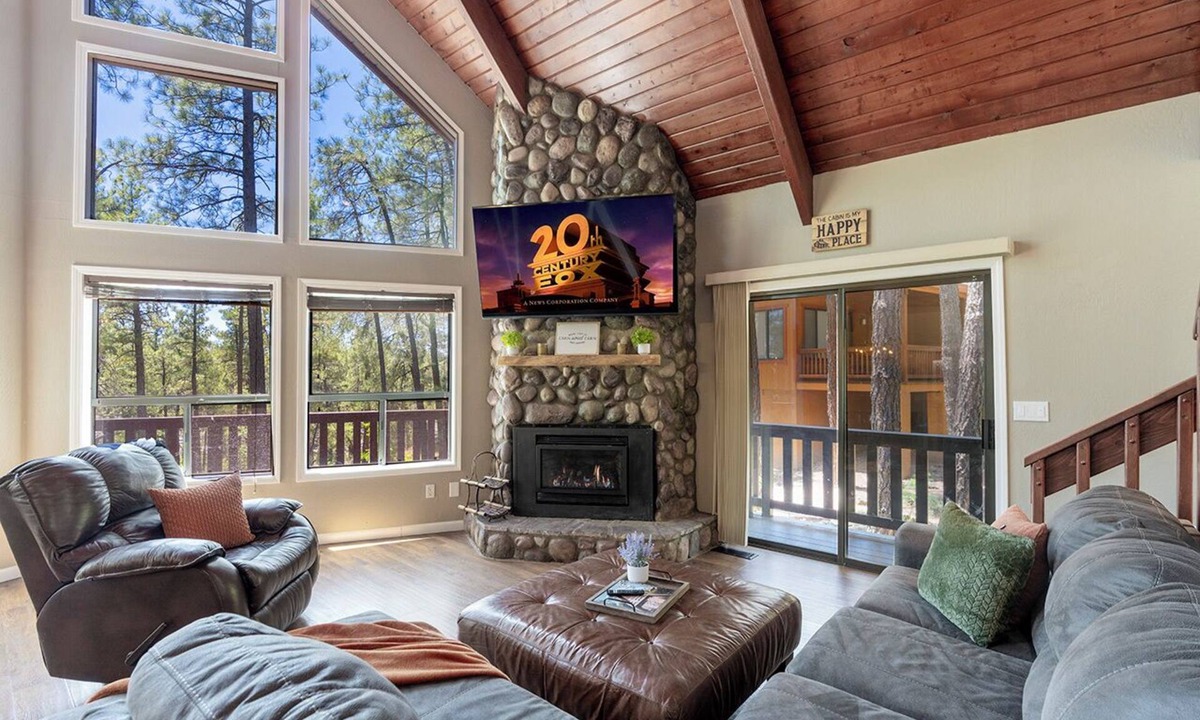 Munds Park Cabin | Pinecone Paradise Cozy cabin, outdoor activities, family fun!