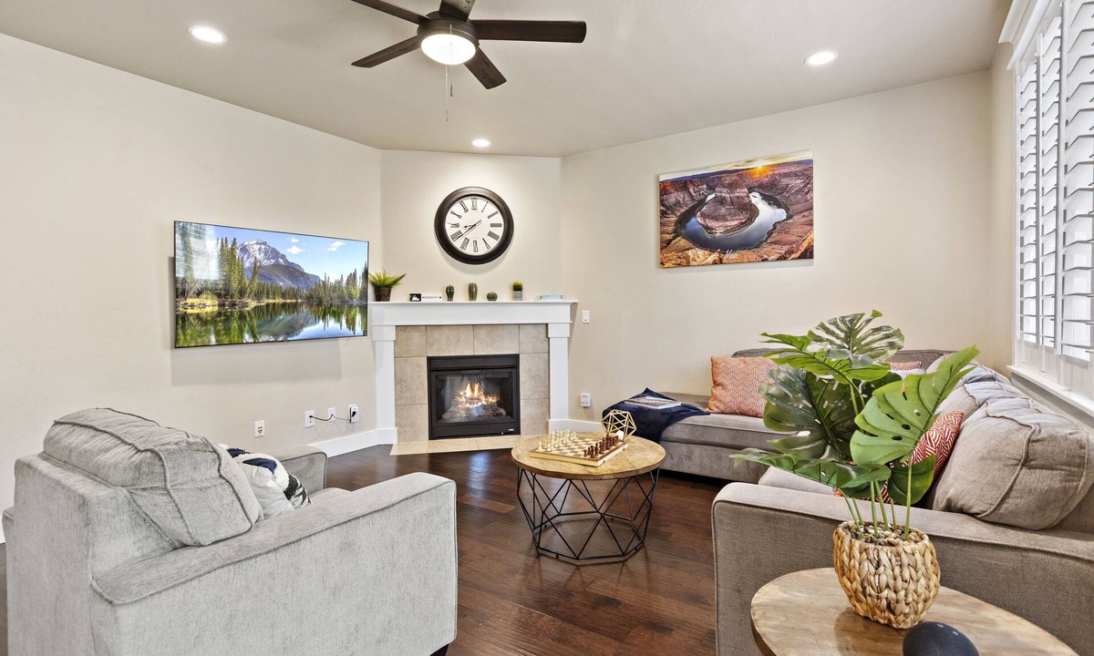 Flagstaff House | Ping pong, 4 bdrm, family friendly, AC, crib, 5 min to downtown